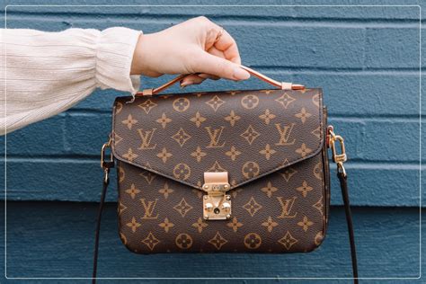 difference between real louis vuitton purse and fake|knockoff louis vuitton handbags china.